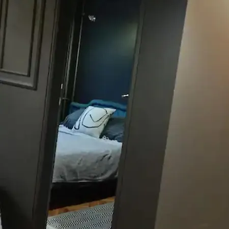 アパート Black Grbavica ノヴィ・サド